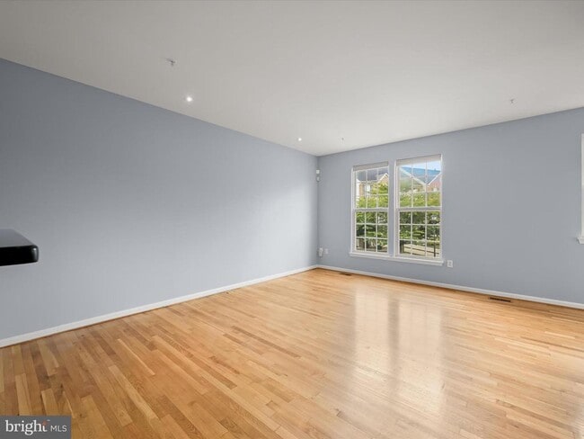 Building Photo - 4243 Begonia Dr