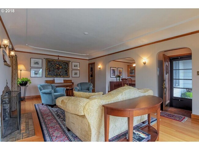 Building Photo - BEAUTIFUL TUDOR ON ALAMEDA RIDGE, 4/2.5