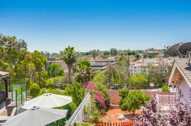 Building Photo - Wonderful SINGLE FAMILY HOME in DEL CERRO