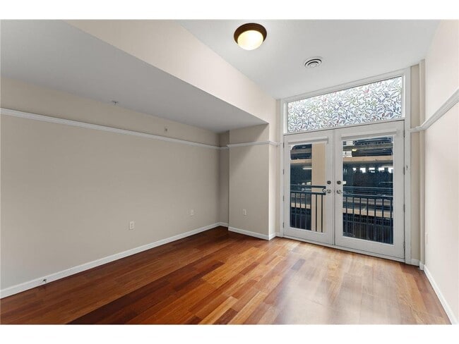 Building Photo - 270 4th St E