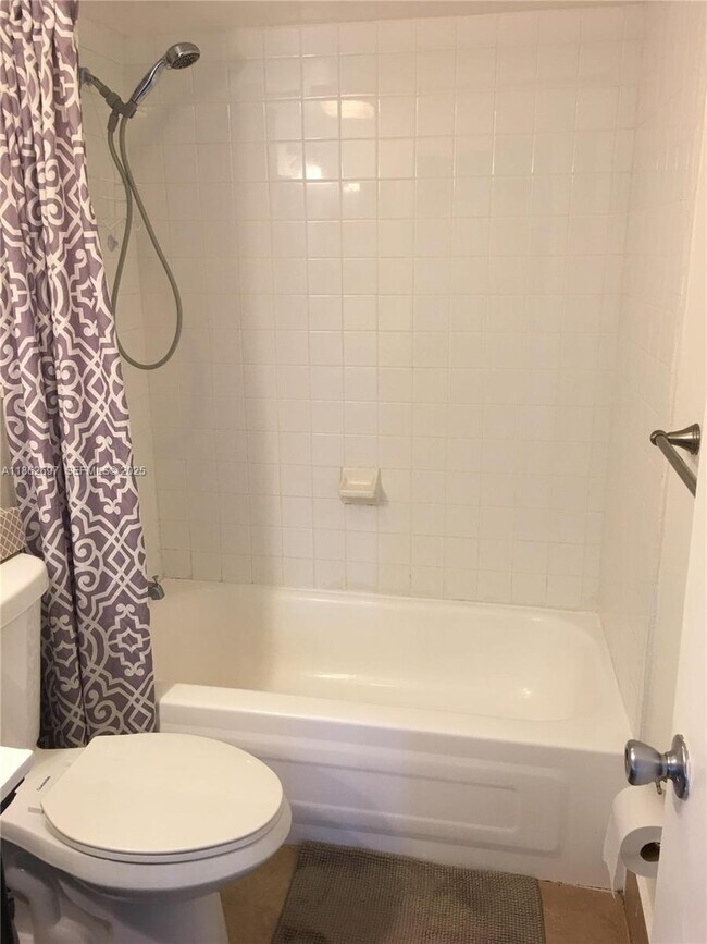 Building Photo - 1035 West Ave