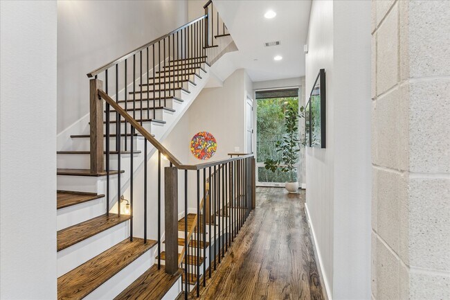 Building Photo - 1822 Morse St