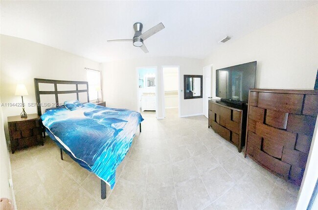 Building Photo - 357 NE Gulfstream Ave