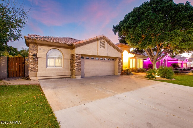 Building Photo - 6401 W Orchid Ln