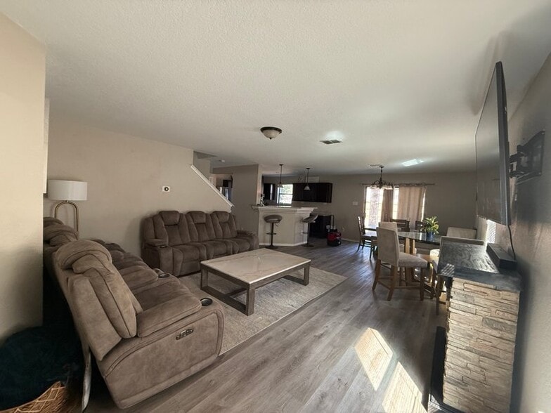 Building Photo - 1118 Sundance Fort