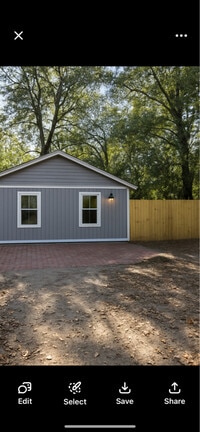 Building Photo - 1911 Capital St