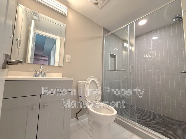 Building Photo - 4117 Oak Forest Dr