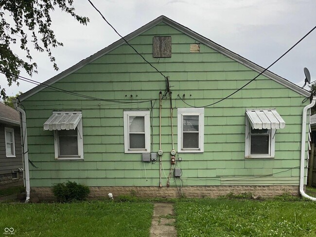 Building Photo - 1306 N Chester Ave