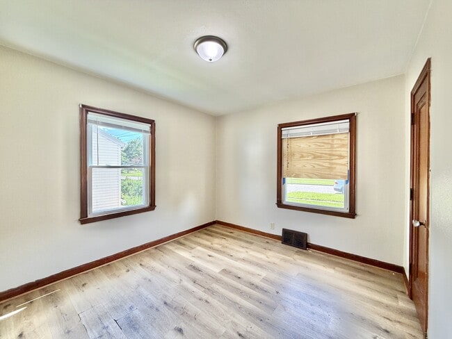 Building Photo - 1029 McKinley Ave