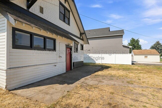 Building Photo - 2719 E Columbia Ave