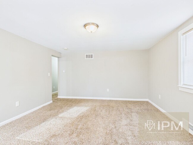 Building Photo - Spacious 3 Bedroom, 1 Bath Home in Central Dauphin Schools!