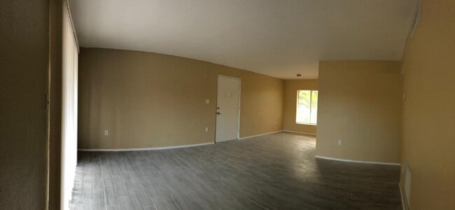 Building Photo - 1830 Maravilla Ave