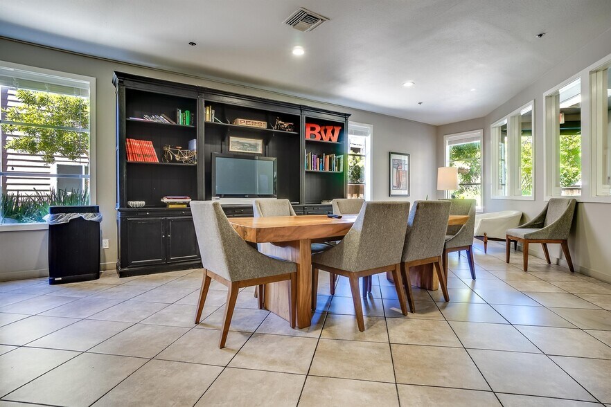 Building Photo - 6400 Christie Ave