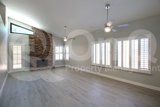 Building Photo - 15845 N 51st St