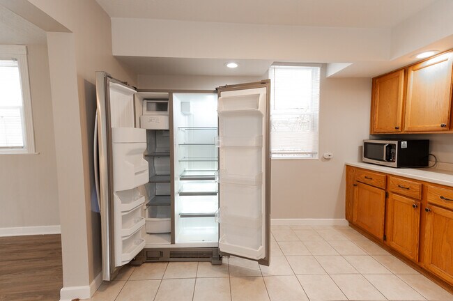 Building Photo - 223 E Pennview Ave