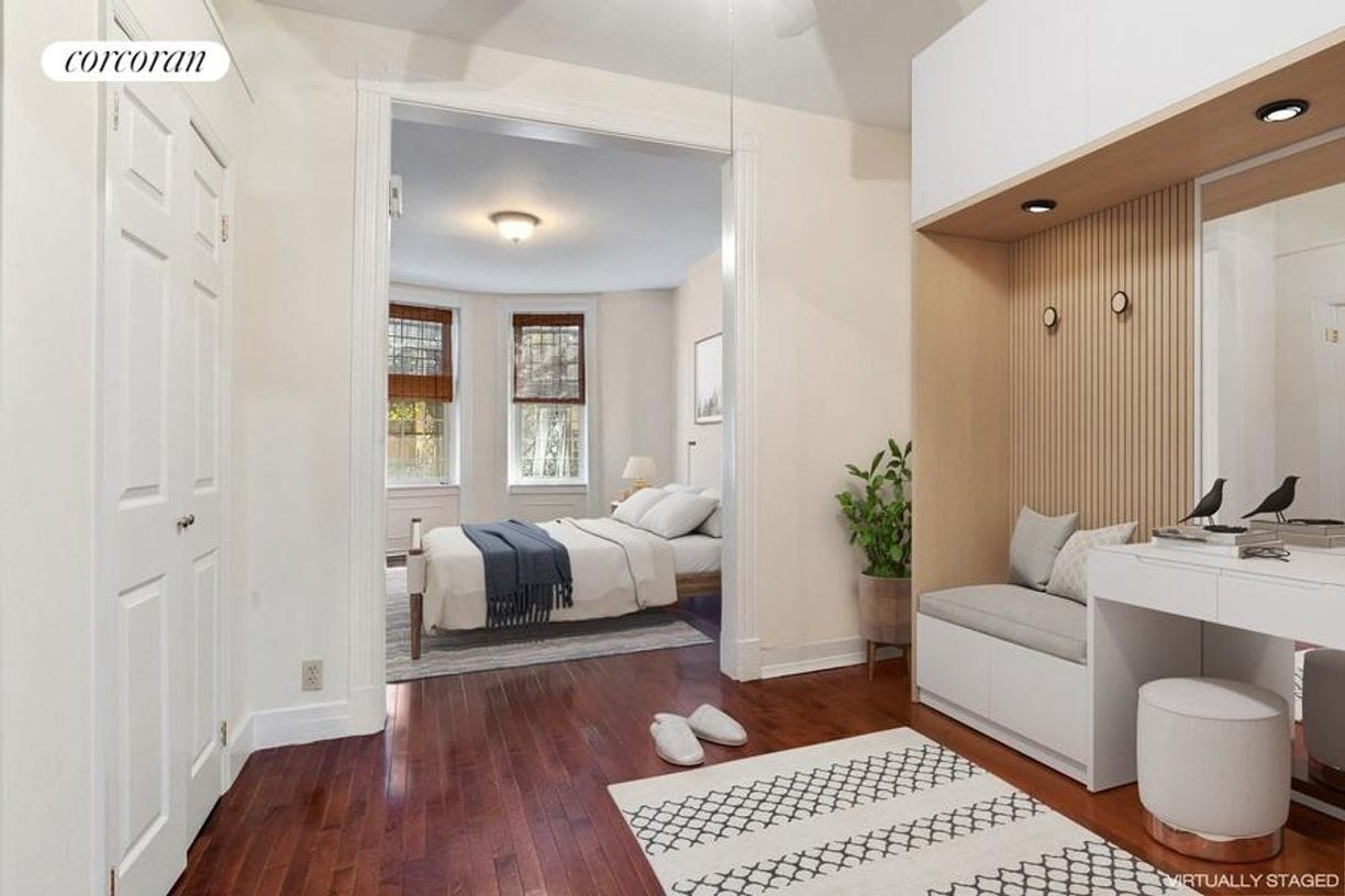 Building Photo - 129 Moffat St