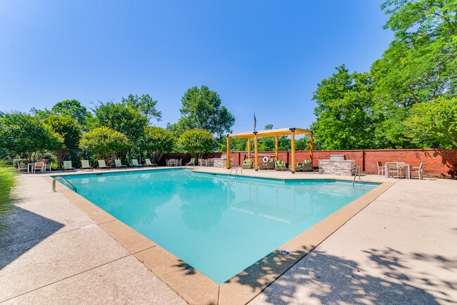 Building Photo - Avalon of Hermitage