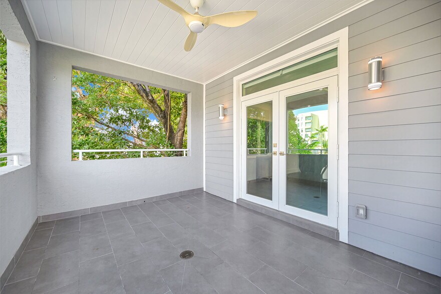 Building Photo - 150 NE 50th Ter