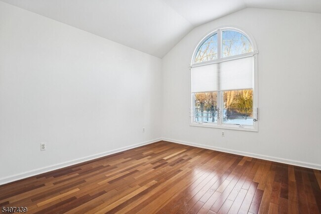 Building Photo - 282 South St