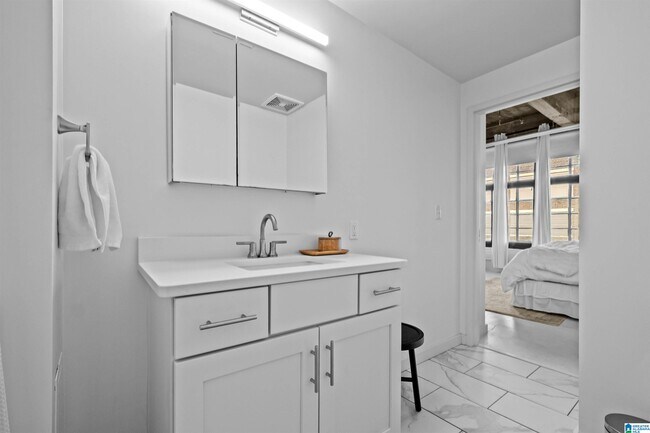 Building Photo - 2329 1st Ave N