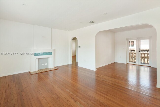 Building Photo - 2240 SW 24th St
