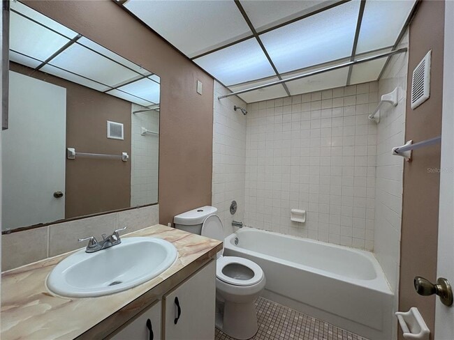 Building Photo - 11705 Raintree Village Blvd