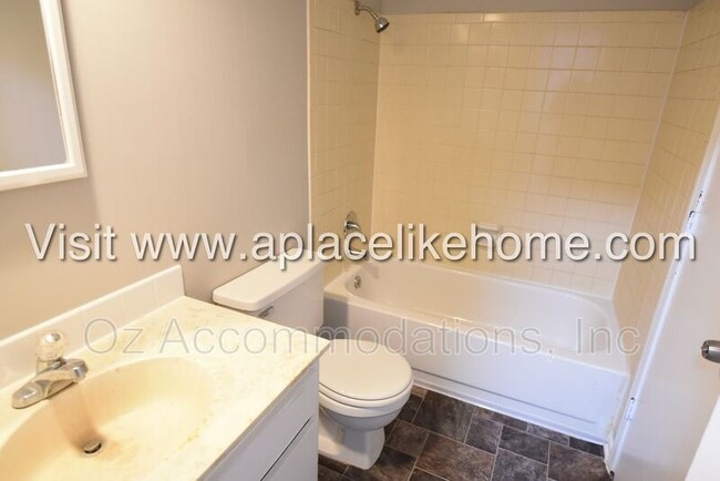 Building Photo - 3139 Eaton St