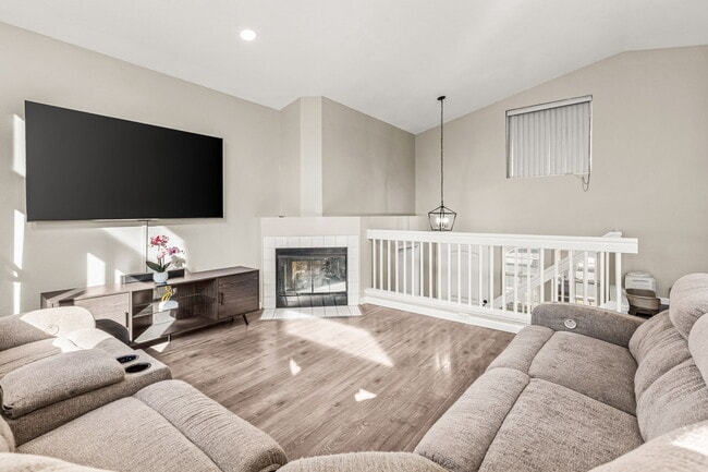 Building Photo - 44570 Johnston Dr