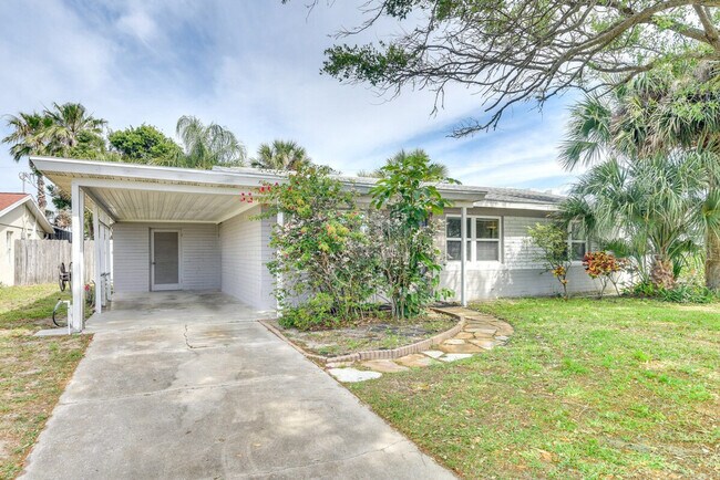 Building Photo - 8 Tropical Dr