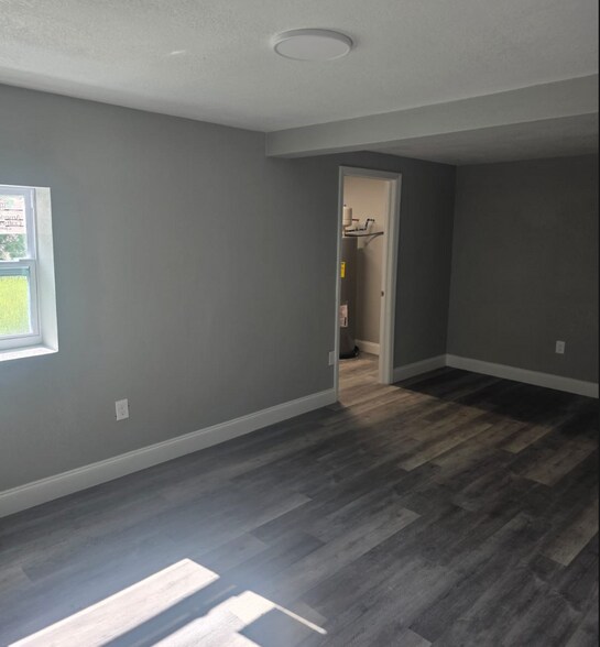 MASTER BEDROOM - 162 Sunset Dr
