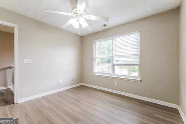 Building Photo - 978 Crestworth Crossing