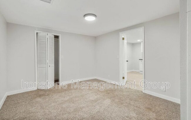 Building Photo - 1103 N Franklin Ave