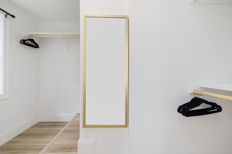 Building Photo - 50 S County Trl