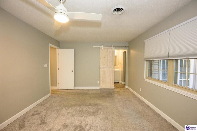 Building Photo - 226 Carey Ln