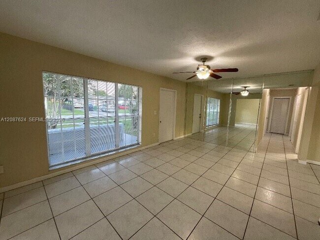 Building Photo - 14202 SW 110th Ave