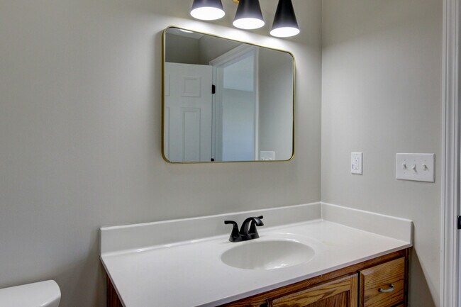 Building Photo - 51 Winding Oaks