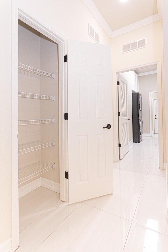 Building Photo - 3352 Siena Cir