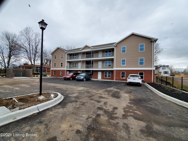 Building Photo - 3500 College Dr