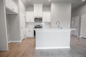 Building Photo - 13045 NE 9th St