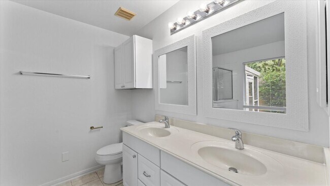 Building Photo - 111 N Misty Dawn Dr