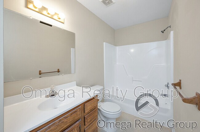 Building Photo - 484 Grey Hill Rd