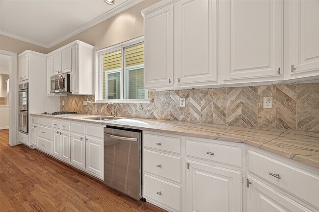 Building Photo - 431 Westmoreland St