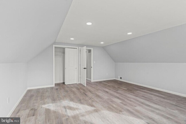 Building Photo - 48 Marboro Ln