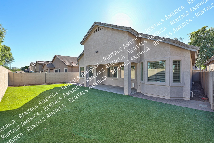 Building Photo - 10320 W Cashman Dr