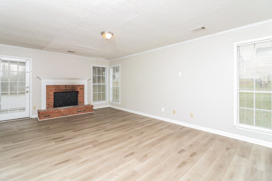 Building Photo - 435 Standing Rock Dr