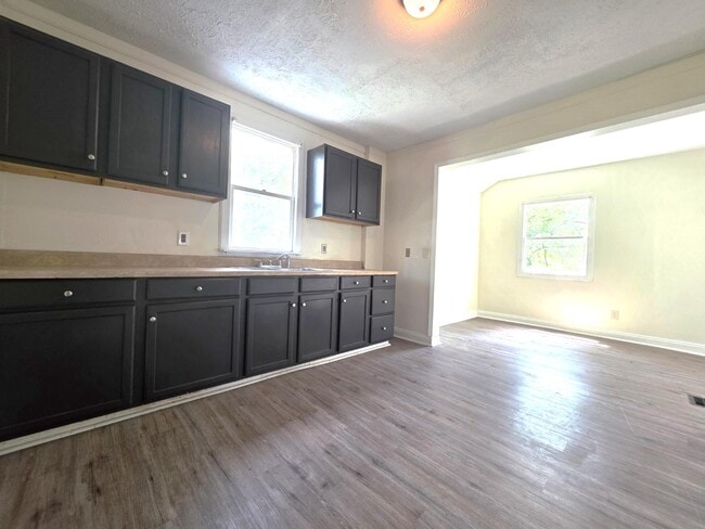 Building Photo - 742 Excelsior Ave