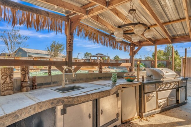 Building Photo - 4/2 on 2 acreas  Longview ISD