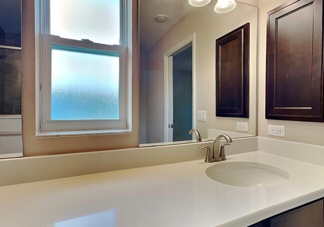 Building Photo - 8547 N Tiny Lily Dr