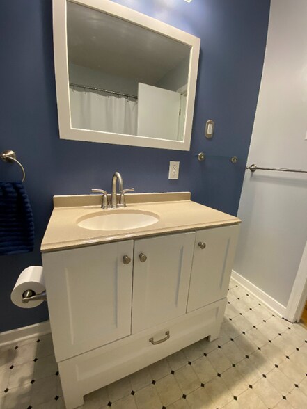 Building Photo - 1599 Early St