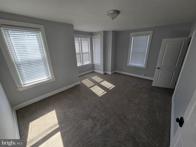 Building Photo - 9 E Simpson St